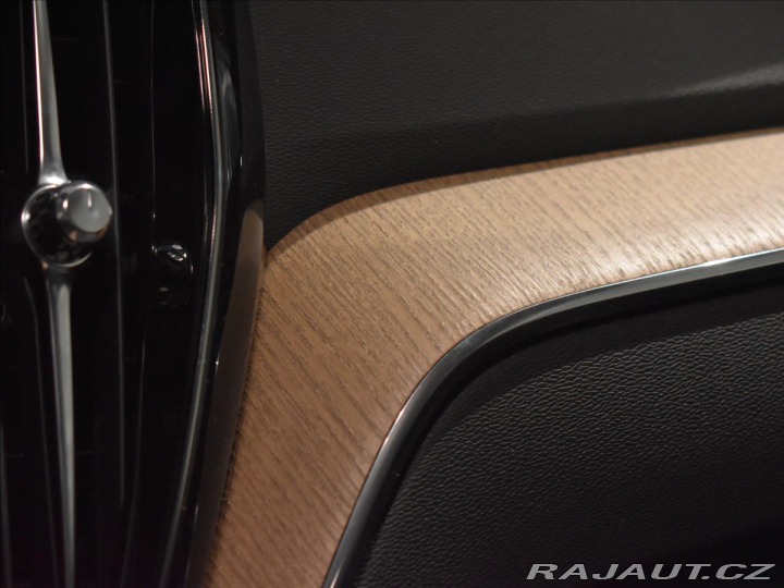 Volvo XC60 2,0 T6  Plus Bright 2025