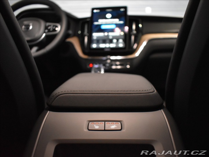 Volvo XC60 2,0 T6  Plus Bright 2025
