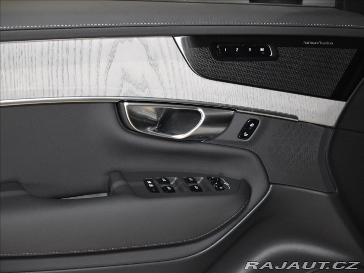 Volvo XC90 2,0 T8 AWD Plus Bright P 2025