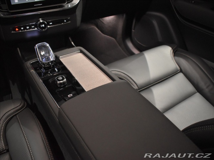 Volvo XC90 2,0 T8 AWD Plus Bright P 2025