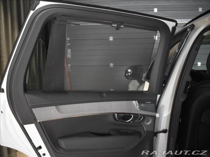 Volvo XC90 2,0 T8 Plus Dark 2025