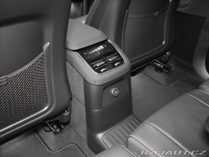 Volvo XC90 2,0 T8 Plus Dark 2025