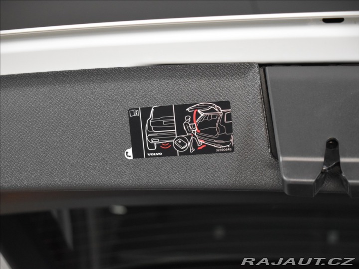 Volvo XC90 2,0 T8 Plus Dark 2025