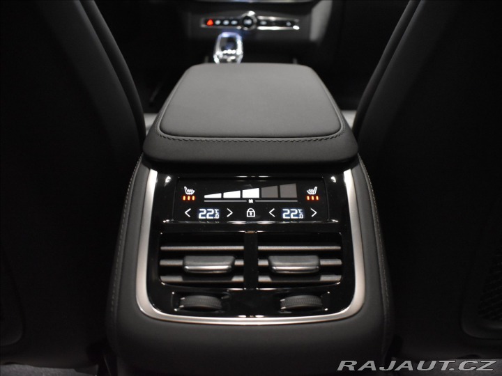 Volvo XC90 2,0 T8 Plus Dark 2025