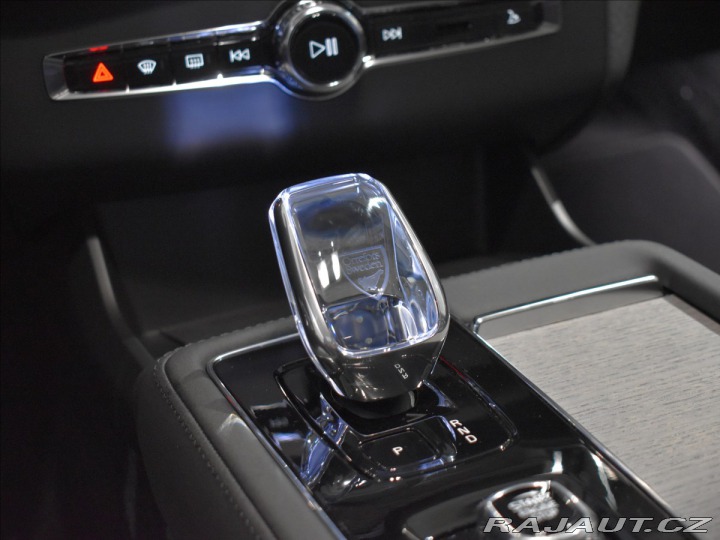 Volvo XC90 2,0 T8 Plus Dark 2025