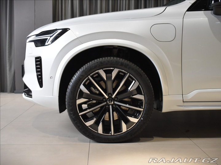 Volvo XC90 2,0 T8 Plus Dark 2025