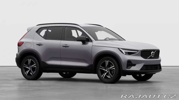 Volvo XC40 2,0 B3 FWD Plus Dark 5544 2025