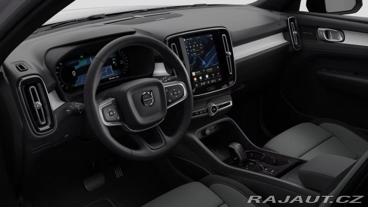 Volvo XC40 2,0 B3 FWD Plus Dark 5544 2025