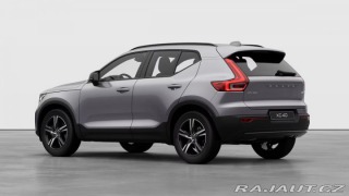 Volvo XC40 2,0 B3 FWD Plus Dark 5544 2025