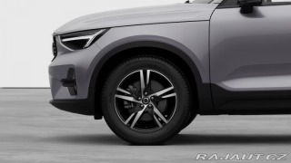 Volvo XC40 2,0 B3 FWD Plus Dark 5544 2025