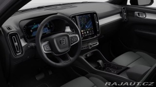 Volvo XC40 2,0 B3 FWD Plus Dark 5544 2025