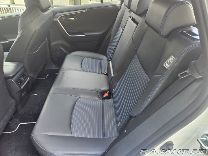 Toyota RAV4 Selection 2024