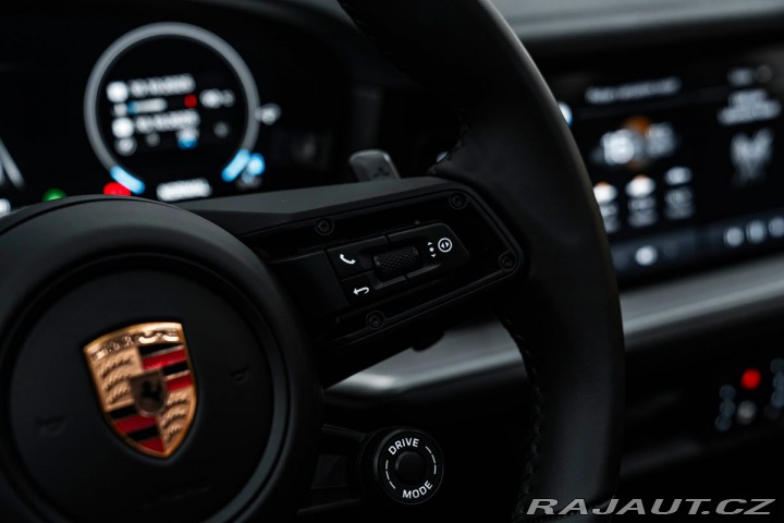 Porsche Cayenne BOSE, PANO, CHRONO 1800