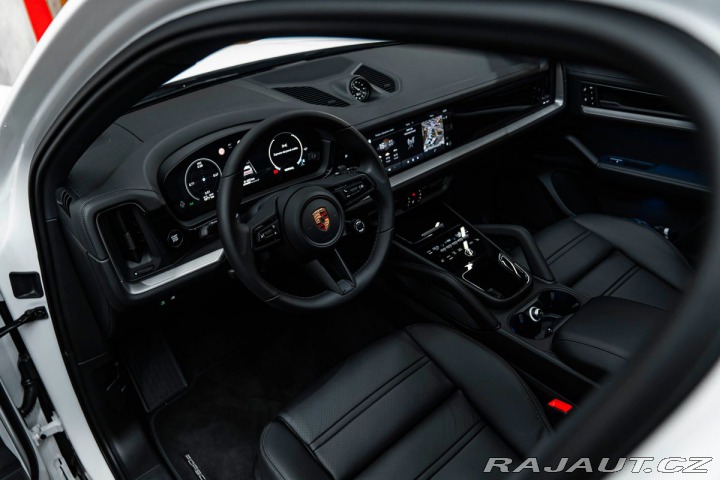 Porsche Cayenne BOSE, PANO, CHRONO 1800