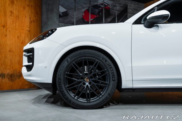 Porsche Cayenne BOSE, PANO, CHRONO 1800