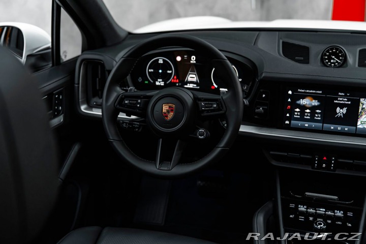 Porsche Cayenne BOSE, PANO, CHRONO 1800