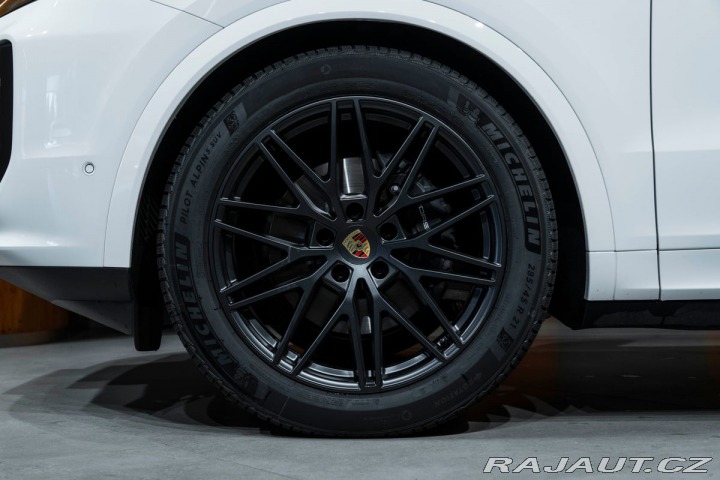 Porsche Cayenne BOSE, PANO, CHRONO 1800