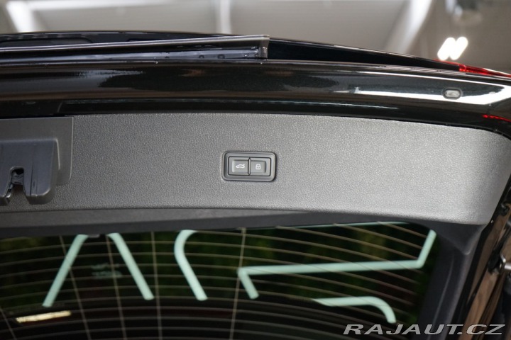 Audi RS Q8 MATRIX*MASÁŽ*PPF*ZÁRUKA*H 2023