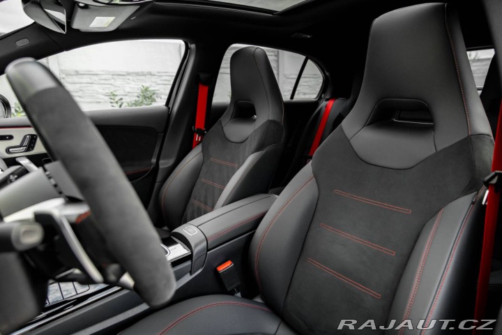 Mercedes-Benz A Mercedes-AMG 45 S mHEV 2023