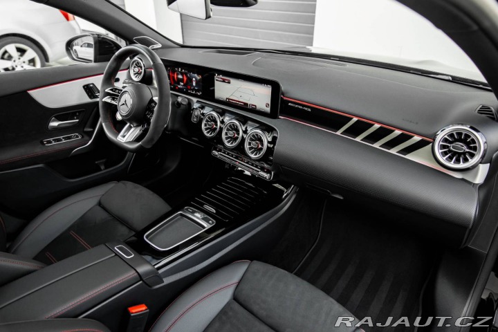 Mercedes-Benz A Mercedes-AMG 45 S mHEV 2023