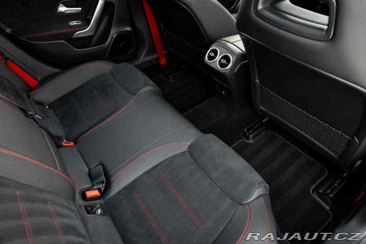 Mercedes-Benz A Mercedes-AMG 45 S mHEV 2023