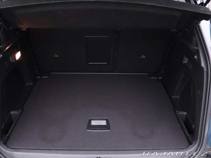 Peugeot 3008 1,2 PT 96kW Navi Kůže All 2021