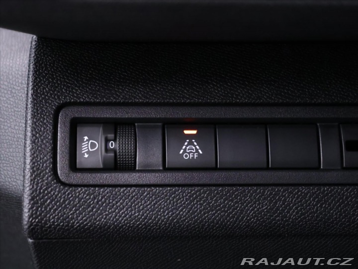 Peugeot 3008 1,2 PT 96kW Navi Kůže All 2021