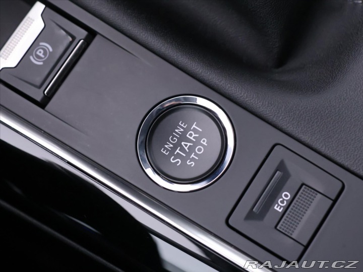 Peugeot 3008 1,2 PT 96kW Navi Kůže All 2021