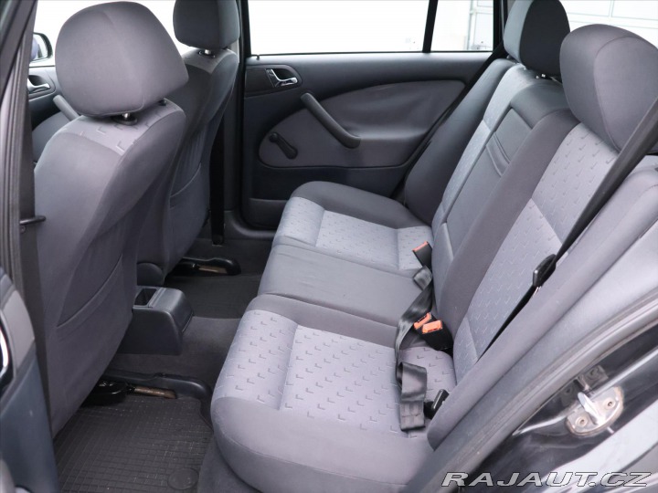 Škoda Octavia 1,6 i 75kW Ambiente Klima 2003