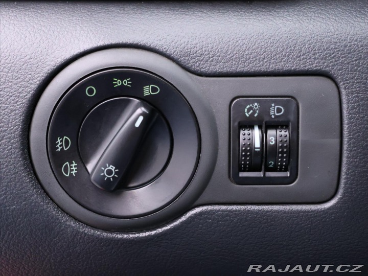 Škoda Octavia 1,6 i 75kW Ambiente Klima 2003
