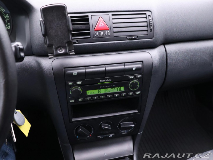 Škoda Octavia 1,6 i 75kW Ambiente Klima 2003