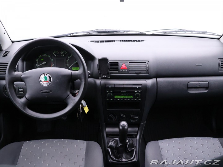 Škoda Octavia 1,6 i 75kW Ambiente Klima 2003