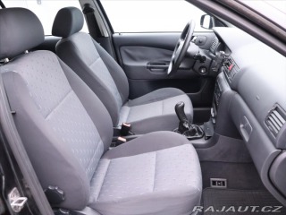 Škoda Octavia 1,6 i 75kW Ambiente Klima 2003