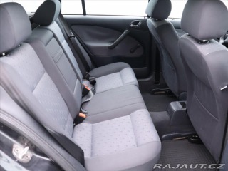 Škoda Octavia 1,6 i 75kW Ambiente Klima 2003
