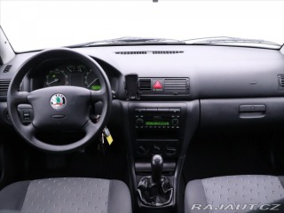 Škoda Octavia 1,6 i 75kW Ambiente Klima 2003