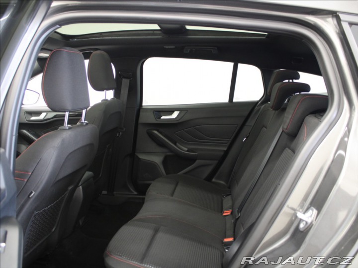Ford Focus 1,0 EB 115kW AT ST-Line P 2023