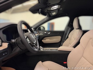 Volvo XC60 2,0 T6 AWD Plus Dark 6887 2025