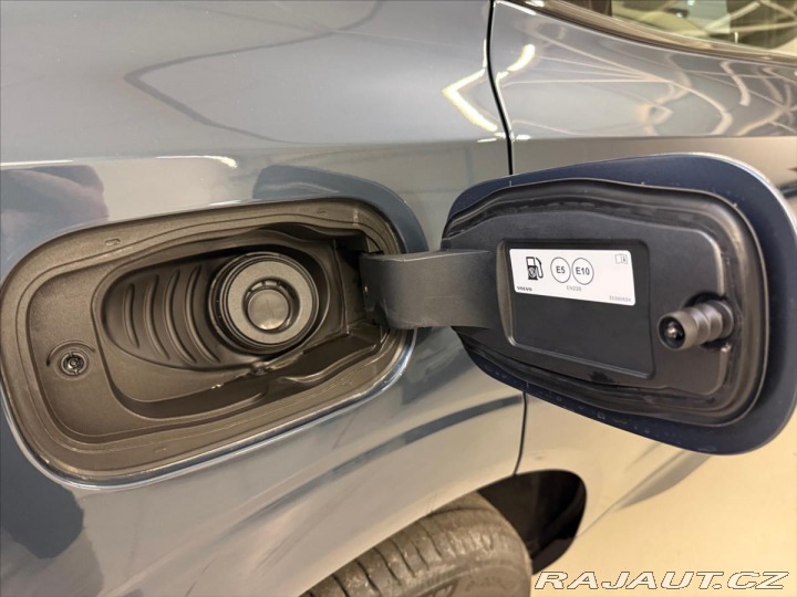 Volvo XC60 2,0 B5 AWD Plus Dark 3098 2025