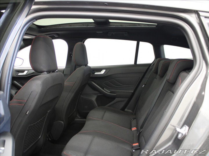 Ford Focus 1,0 EB 115kW AT ST  PANO. 2023