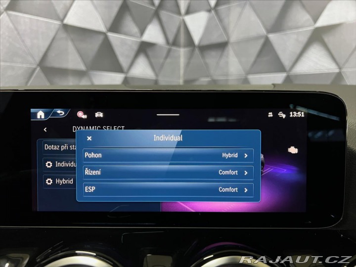 Mercedes-Benz GLA 250e EQ HYBRID 8G-DCT AMG 2025