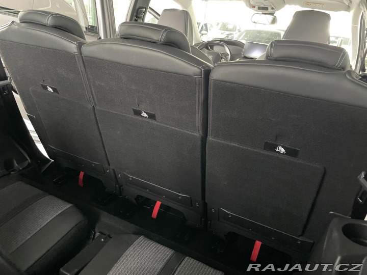 Peugeot 5008 1,5BlueHDi AT8*REZERVACE! 2021