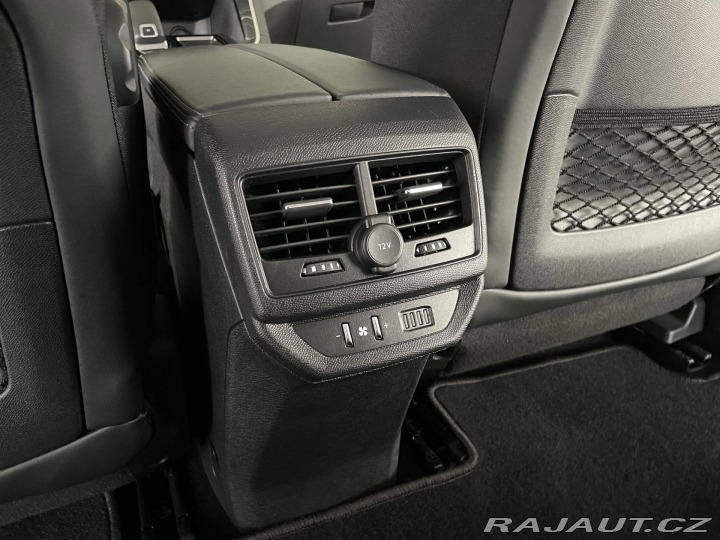 Peugeot 5008 1,5BlueHDi AT8*REZERVACE! 2021