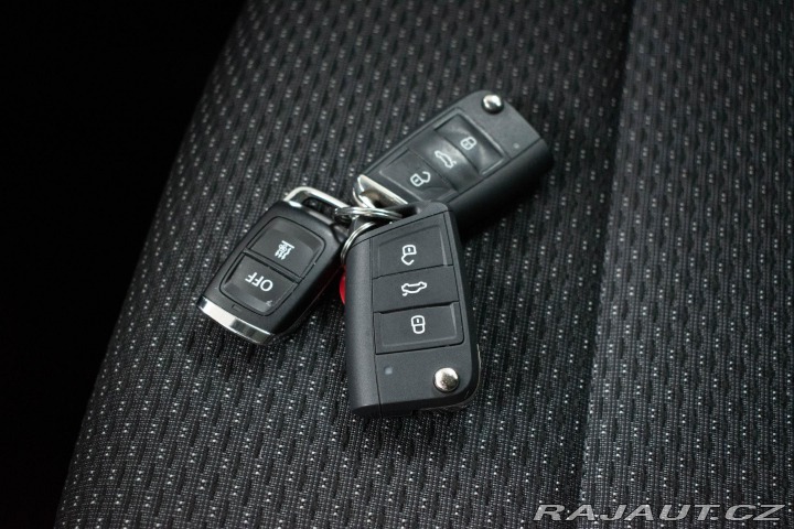 Volkswagen Touran 1.5 TSI TAŽNÉ*7.MÍST*DPH* 2023