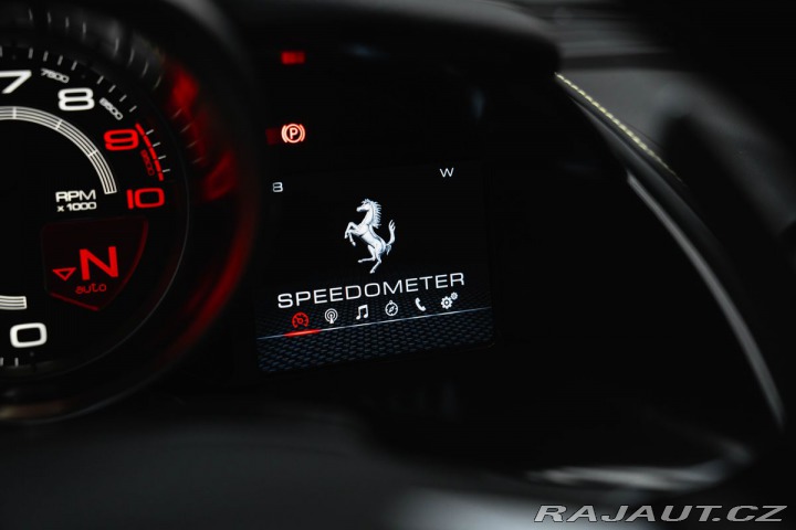 Ferrari 812 Superfast Lift, 360 kamer 1800