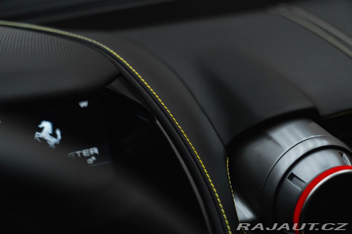 Ferrari 812 Superfast Lift, 360 kamer 1800