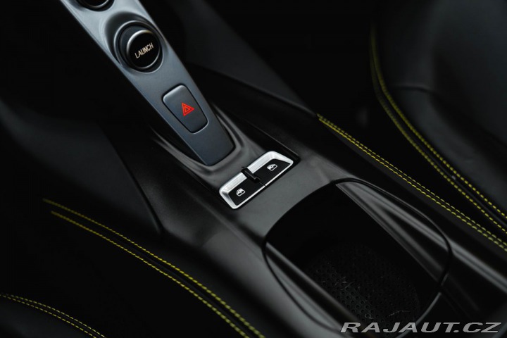 Ferrari 812 Superfast Lift, 360 kamer 1800