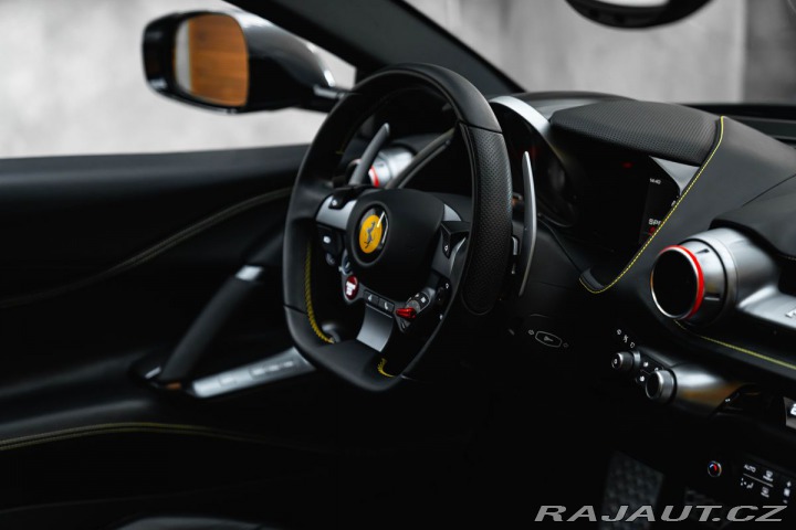 Ferrari 812 Superfast Lift, 360 kamer 1800