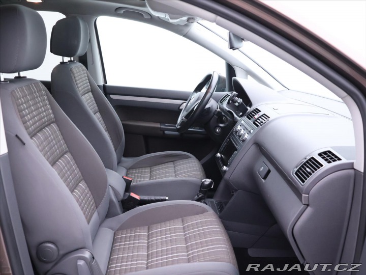 Volkswagen Touran 2,0 TDI 125kW DSG Cross 7 2013