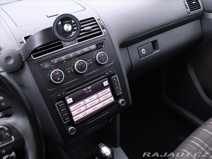 Volkswagen Touran 2,0 TDI 125kW DSG Cross 7 2013