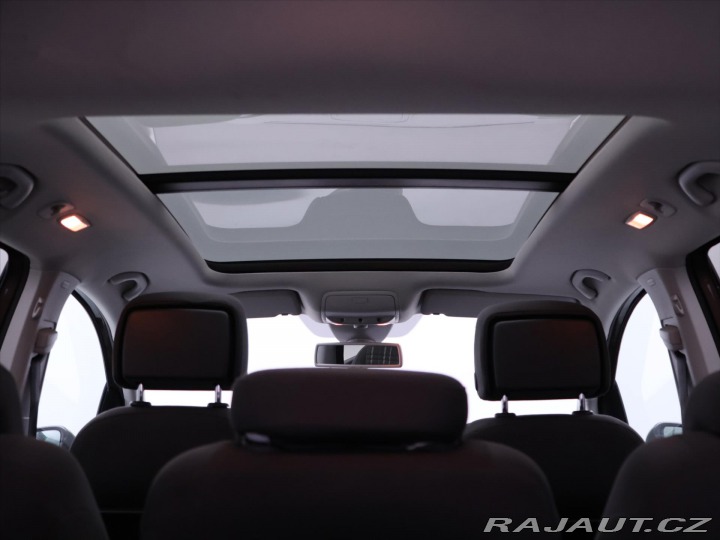 Volkswagen Touran 2,0 TDI 125kW DSG Cross 7 2013